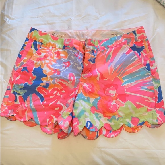 Lilly Pulitzer Pants - Lilly Pulitzer scalloped “buttercup” short
